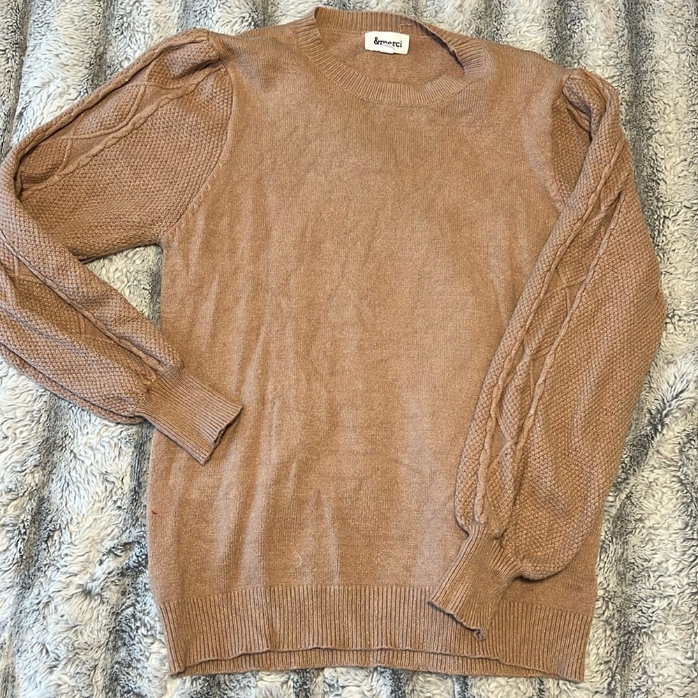 Pattern sleeve sweater